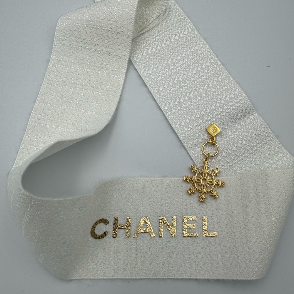 Chanel Snowflake Charm 2024 & White Gold Ribbon
